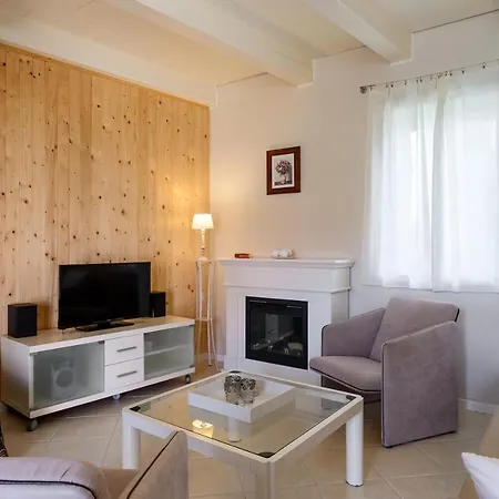 Apartment A Feher Tanya *