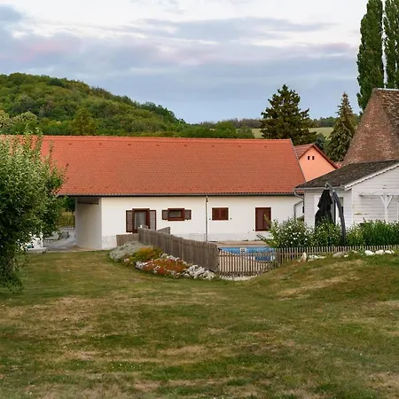 A Feher Tanya Apartment