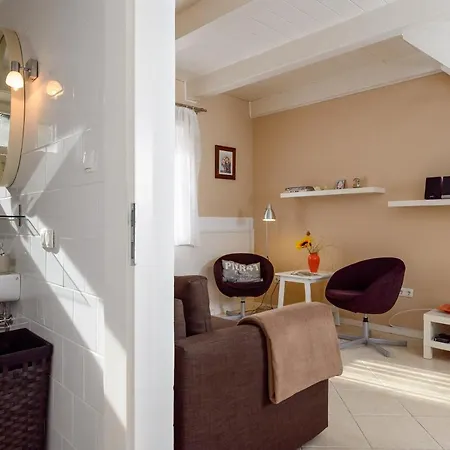 Apartment A Feher Tanya Varalja