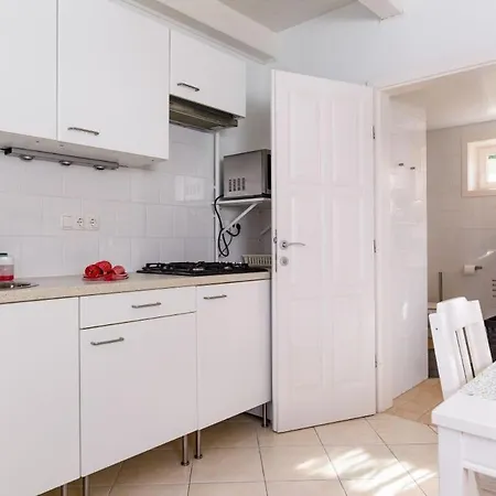 Apartment A Feher Tanya